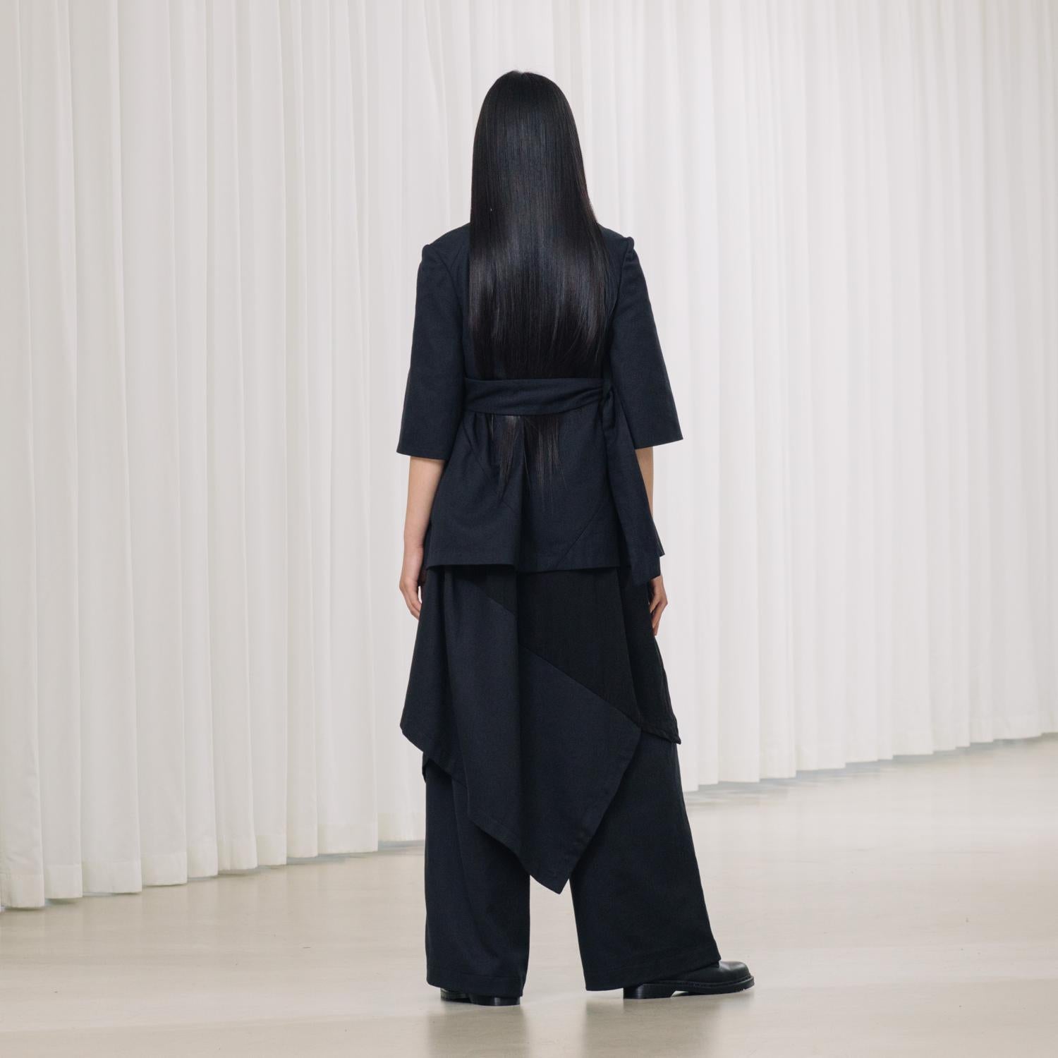 black pants suit with 3/4 sleeves