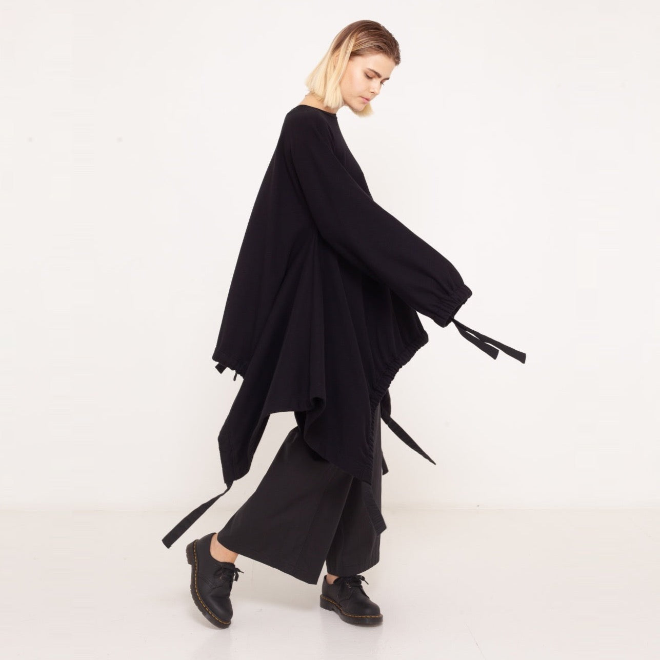 3 straight pants made of organic twill 2023-01-03-WasteLessFashion by Natascha von Hirschhausen WasteLessFuture.jpg