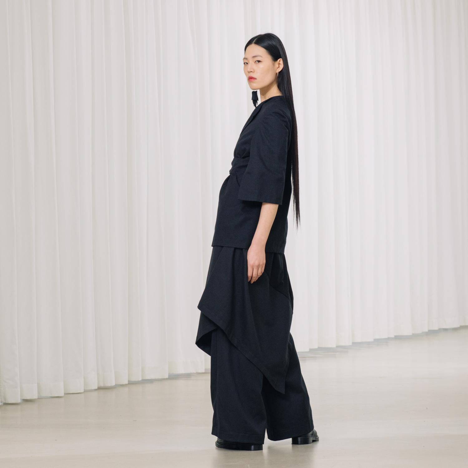 black pants suit with 3/4 sleeves