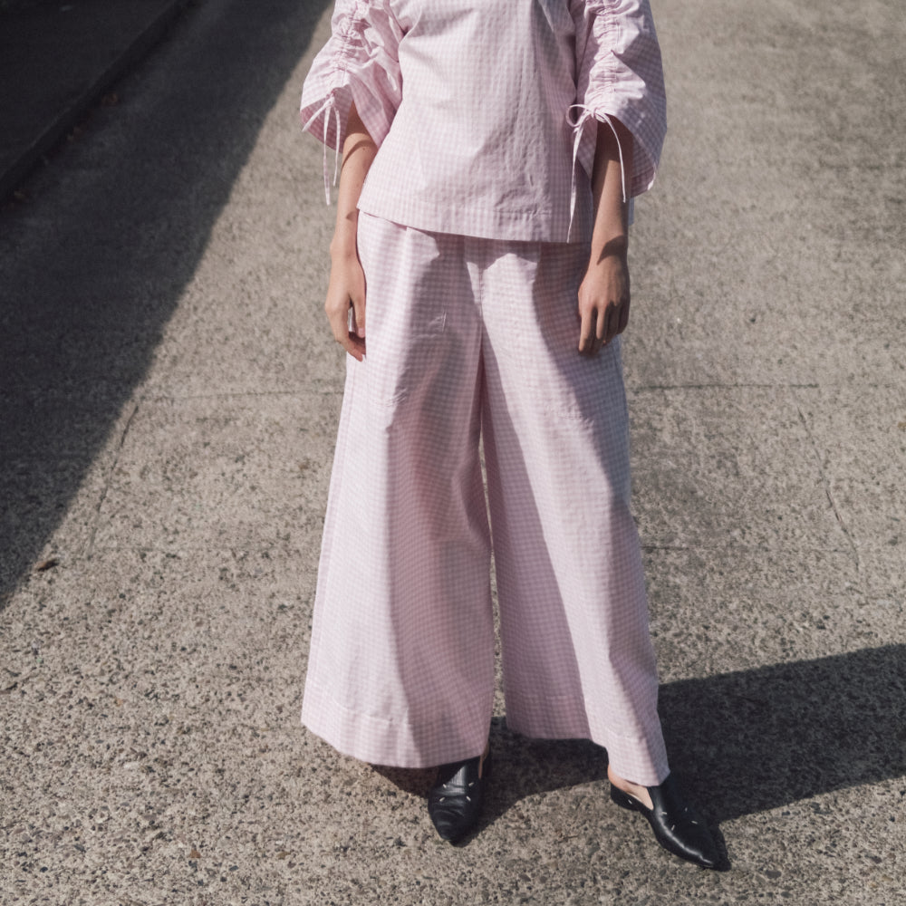 oversized pants in light poplin with patched pockets