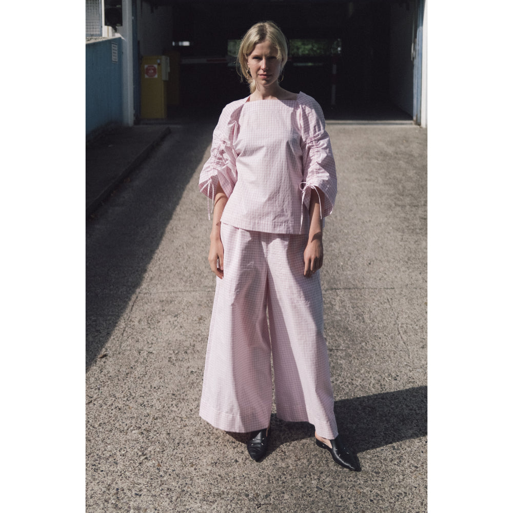 oversized pants in light poplin with patched pockets