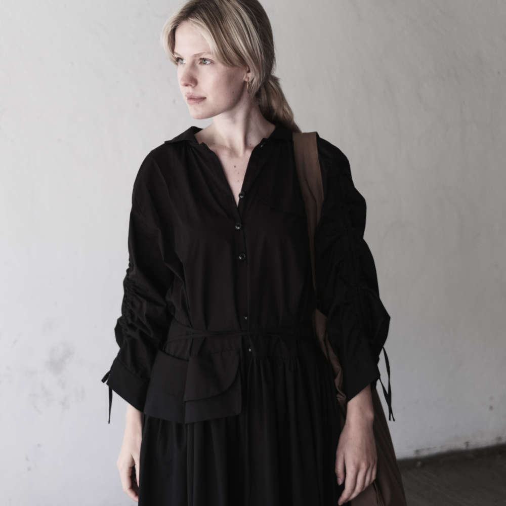 oversized Kleid mit gerafften Ärmeln