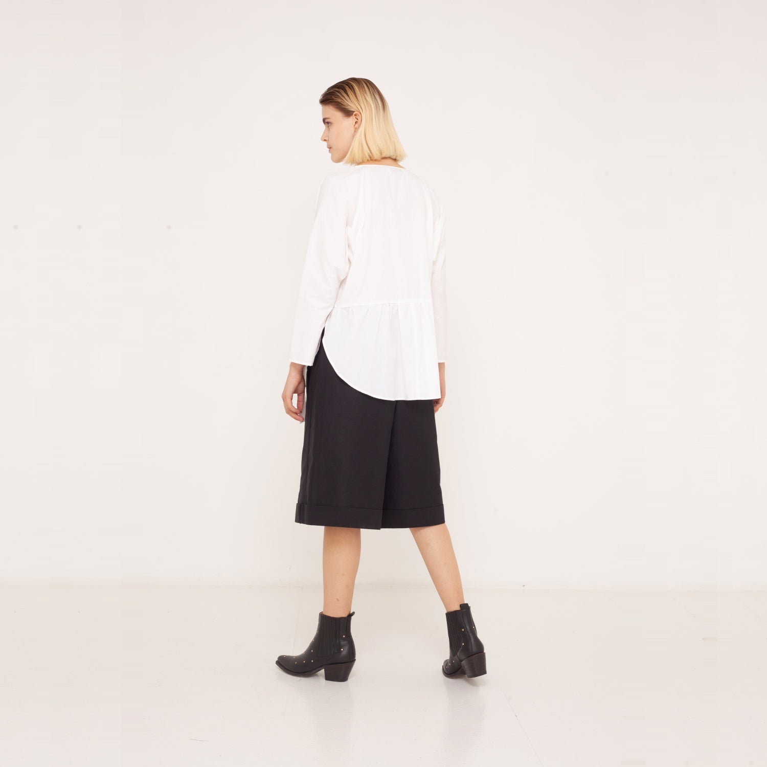 13 lonsleeve made of organic cotton 2023-01-03-WasteLessFashion by Natascha von Hirschhausen WasteLessFuture.jpg