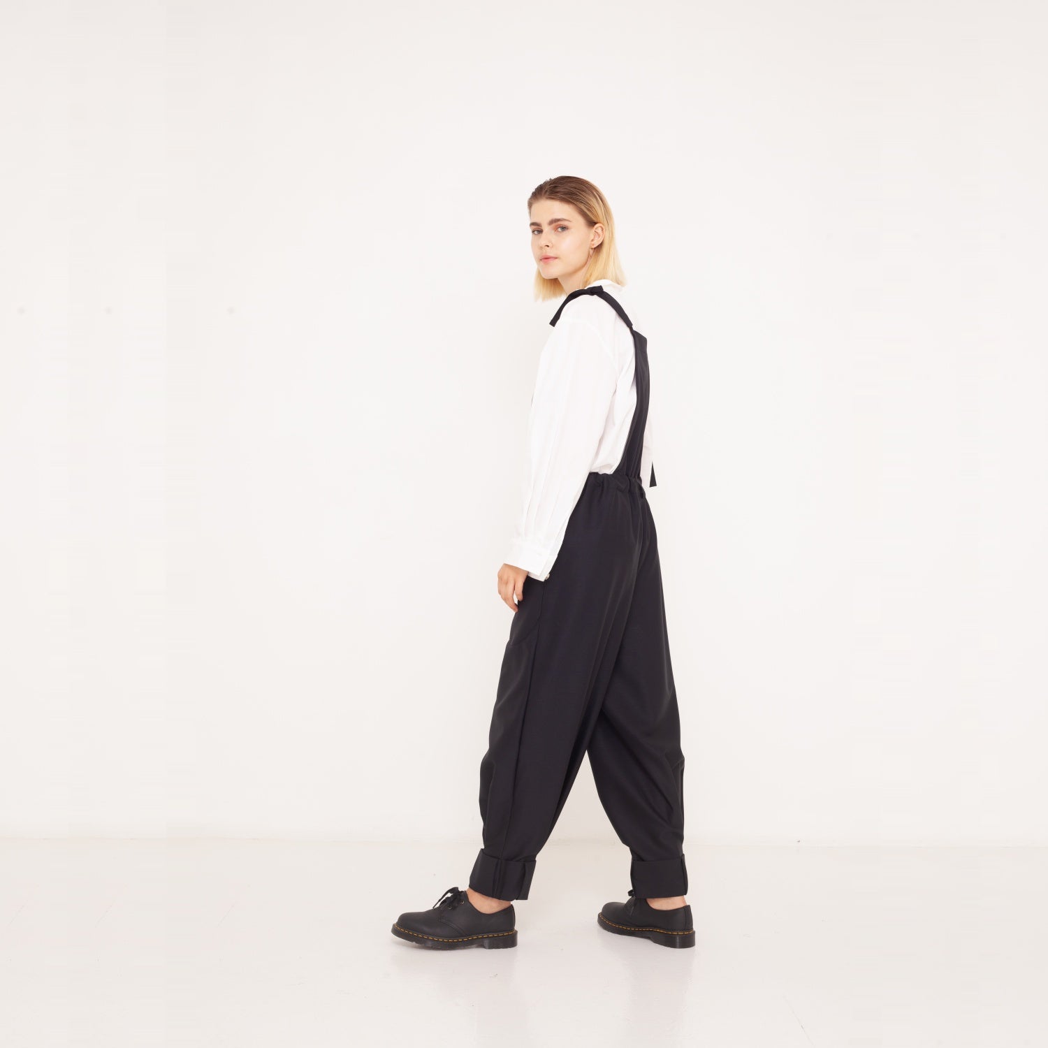 13 oversized shirt with big asymmetric pocket 2023-01-03-WasteLessFashion by Natascha von Hirschhausen WasteLessFuture.jpg