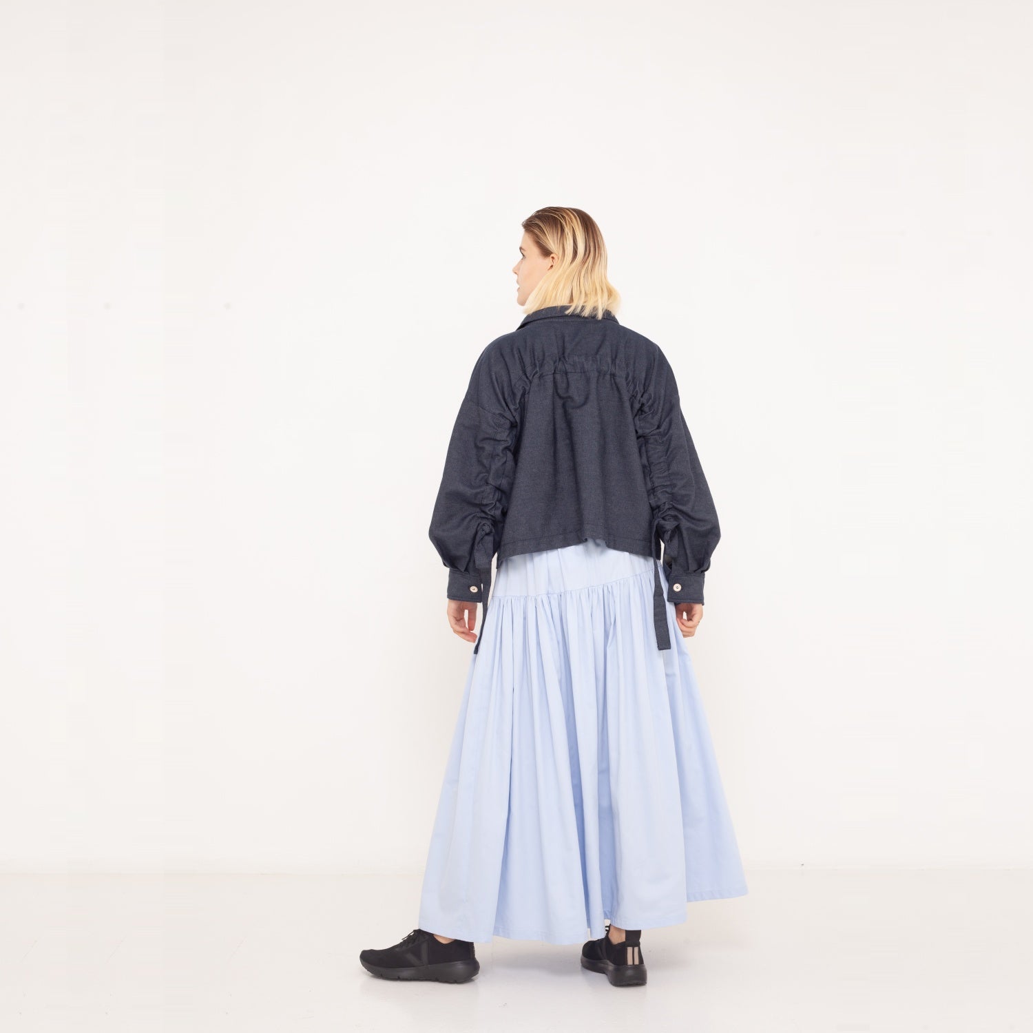 21 denim jacket with gathering and big pockets 2023-01-03-WasteLessFashion by Natascha von Hirschhausen WasteLessFuture.jpg