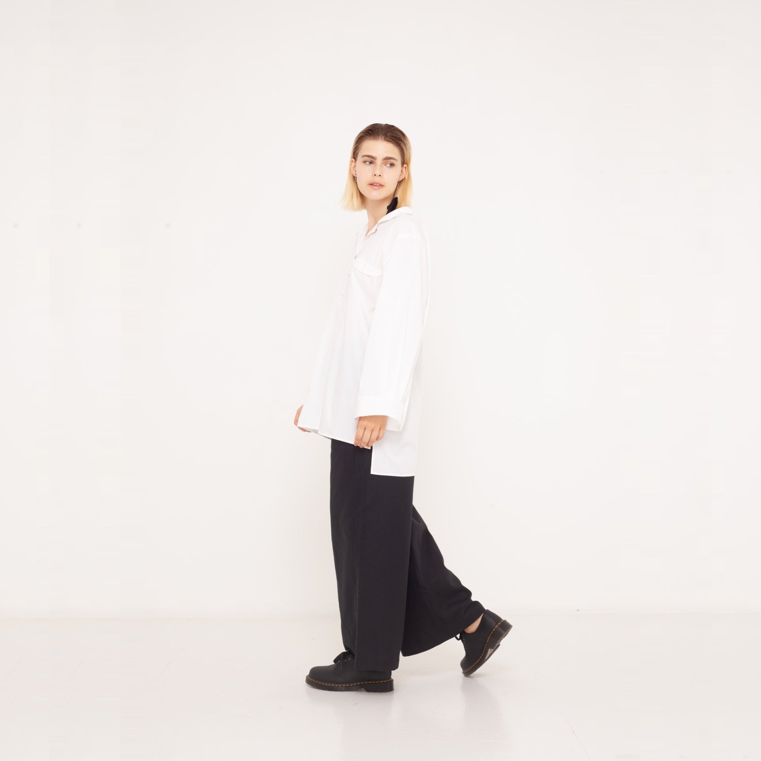 8 oversized shirt with big asymmetric pocket 2023-01-03-WasteLessFashion by Natascha von Hirschhausen WasteLessFuture.jpg