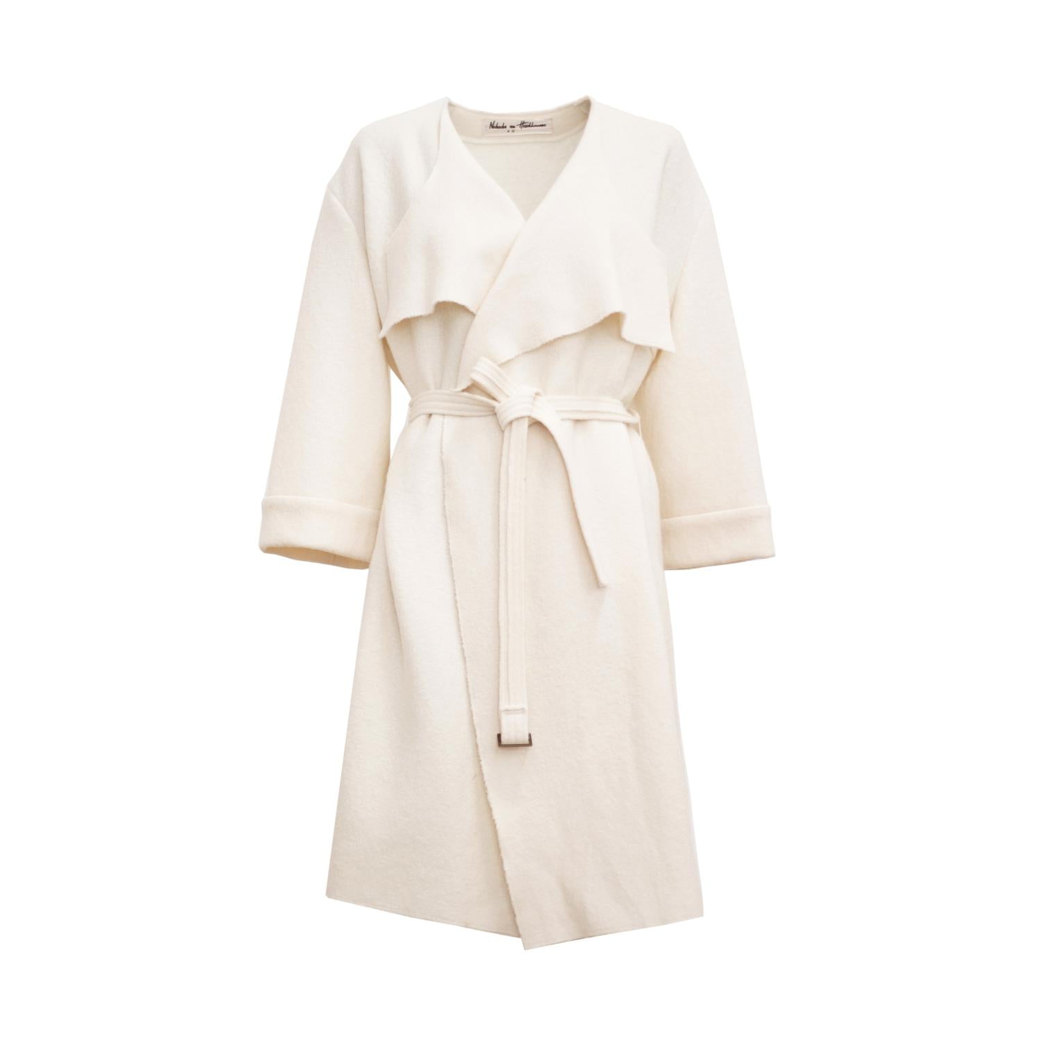 elegant oversized coat made of organic wool by Natascha von Hirschhausen fashion design made in Berlin
