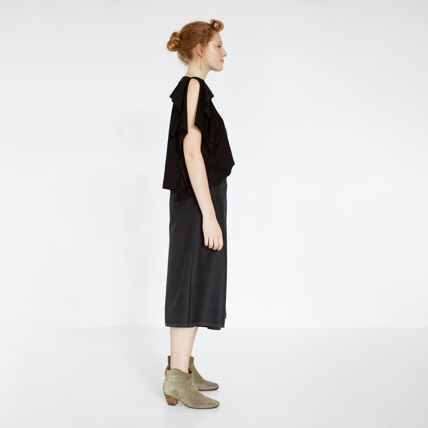flowing jersey top in black by Natascha von Hirschhausen fashion design made in Berlin