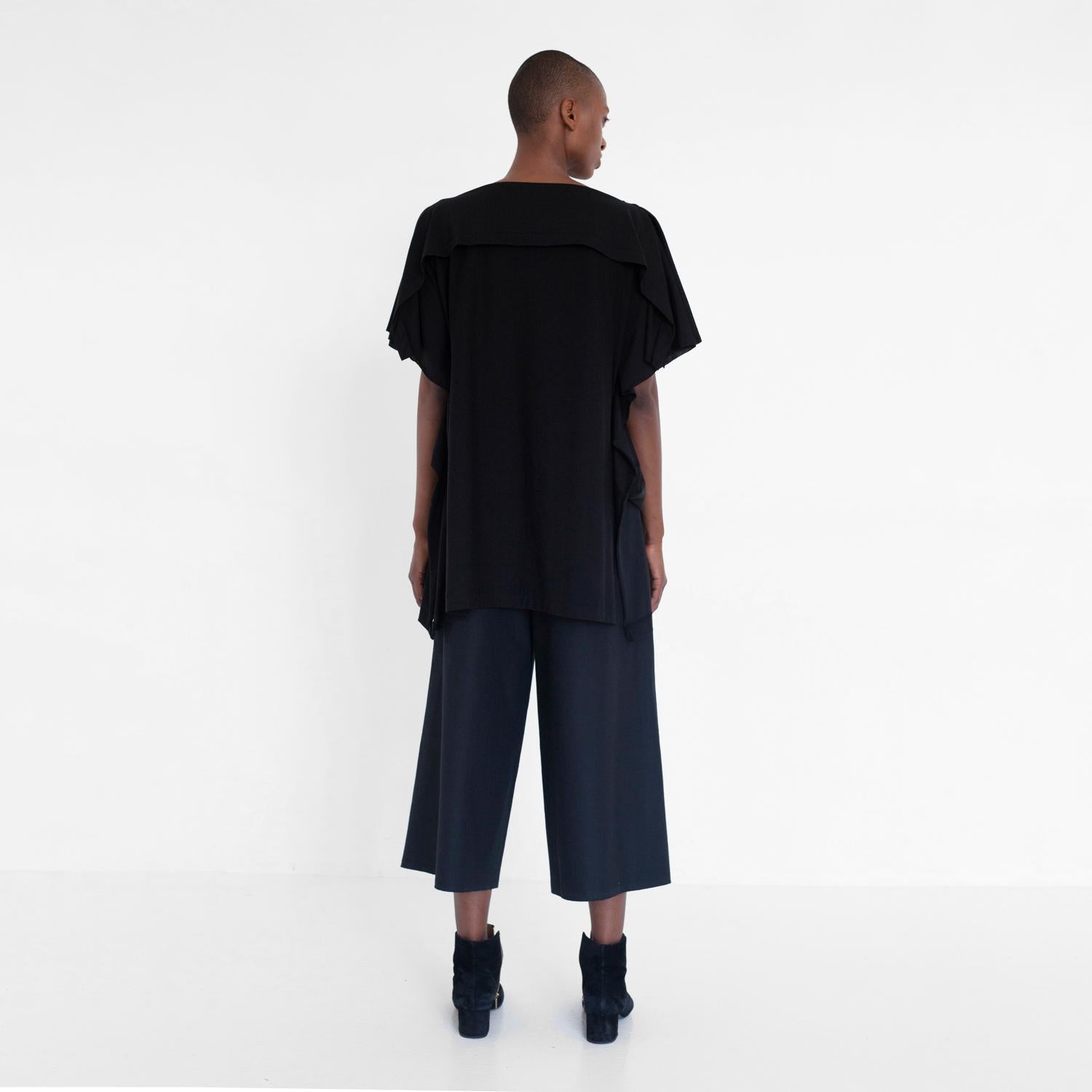 versatile top made of organic cotton by Natascha von Hirschhausen fashion design made in Berlin