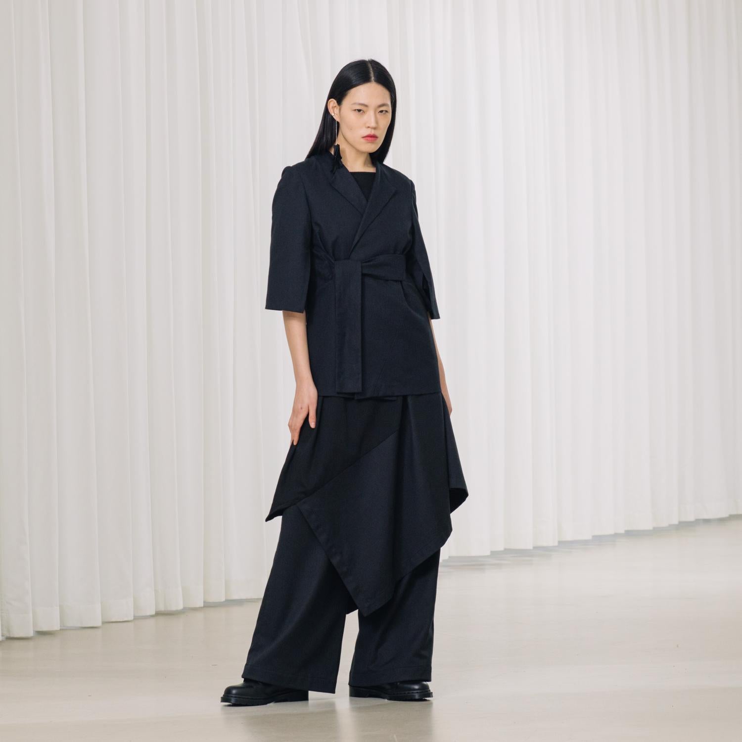 black pants suit with 3/4 sleeves