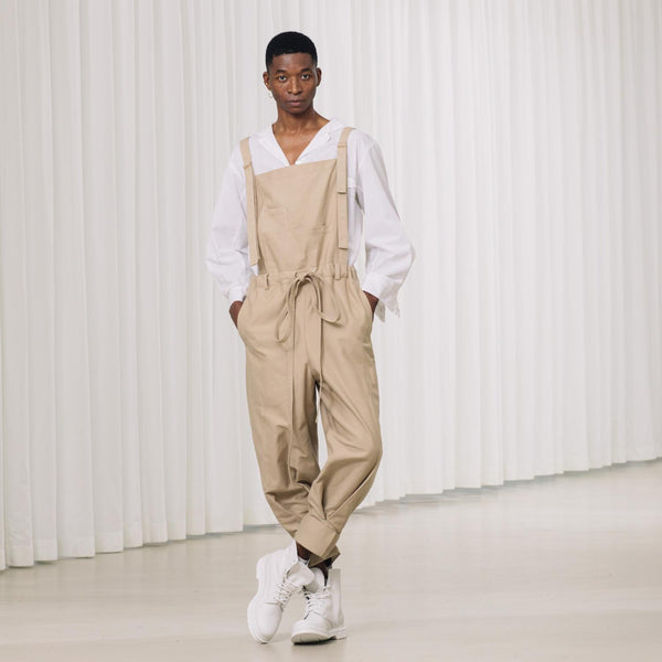jumpsuit made of strong twill with pockets and adjustable bands