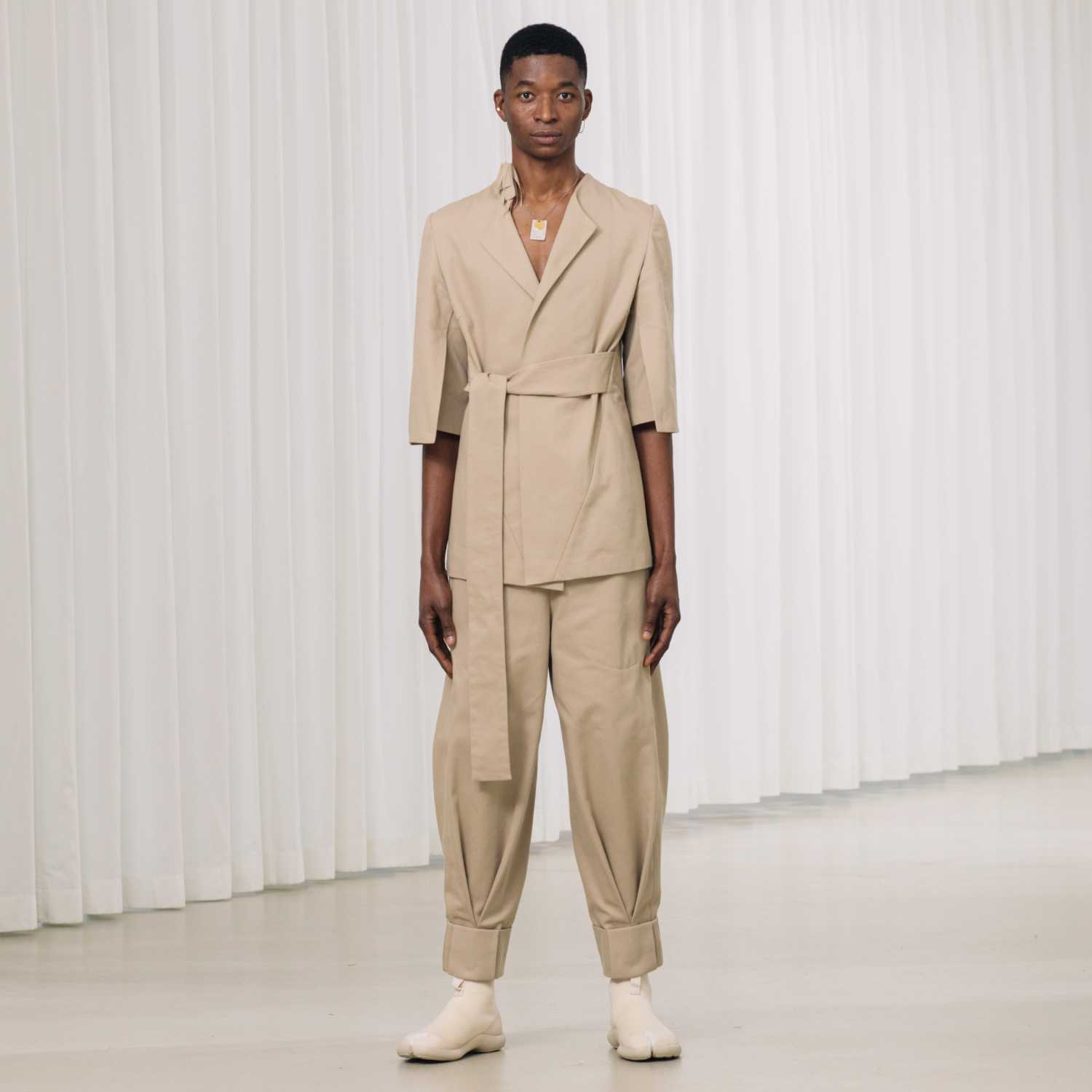 ZERO-WASTE PANTS SUIT MADE OF HEAVY TWILL