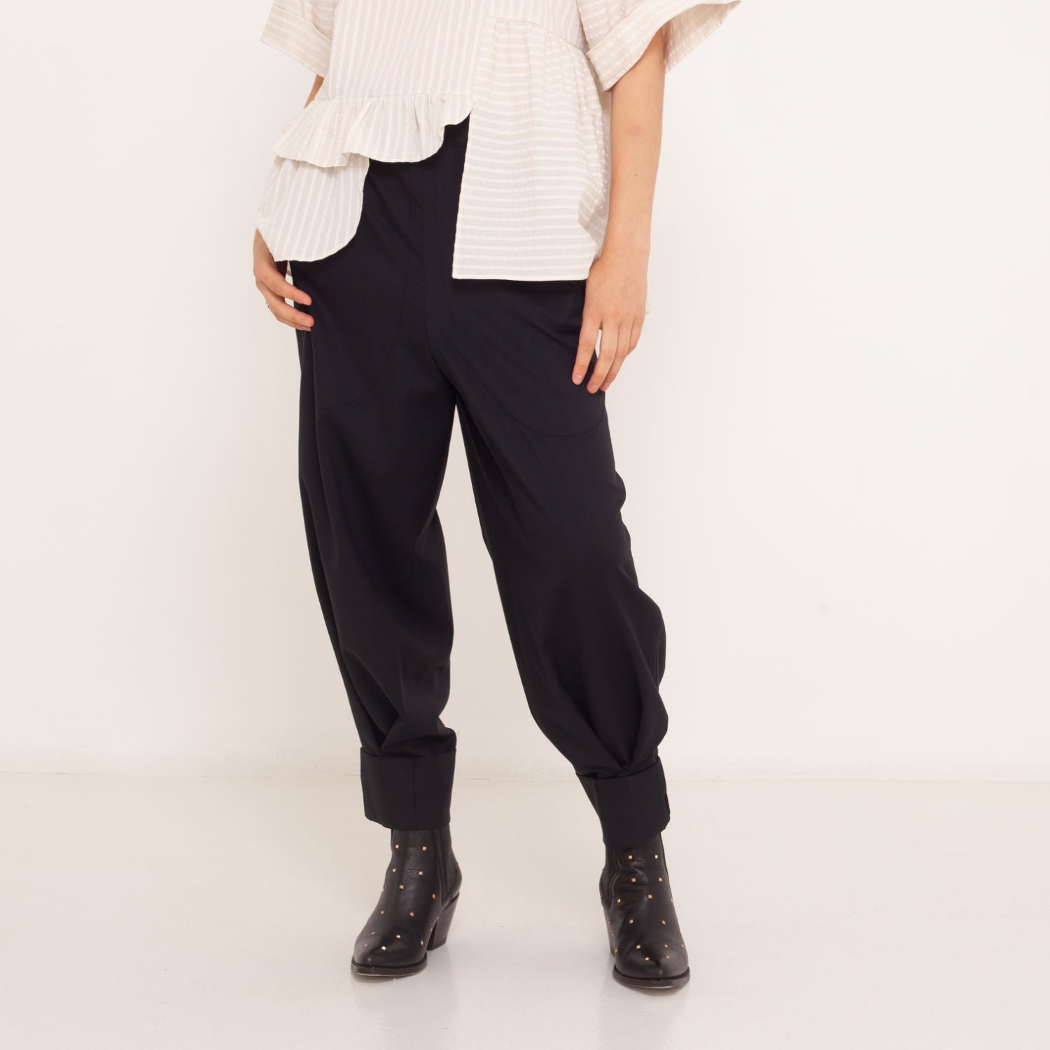 unisex pants made of organic wool