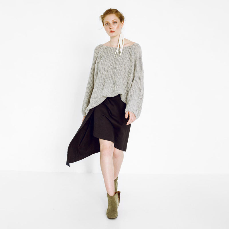 asymmetric skirt in black