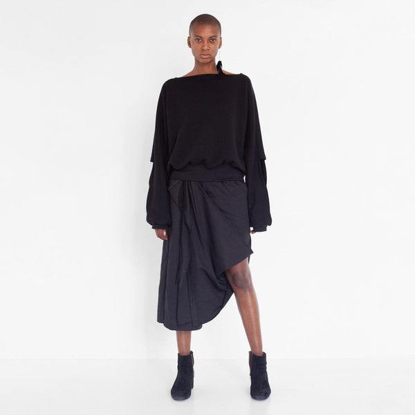 draped pants in three-fourth length by Natascha von Hirschhausen fashion design made in Berlin