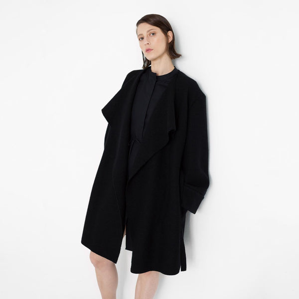 elegant oversized coat made of organic wool Natascha von