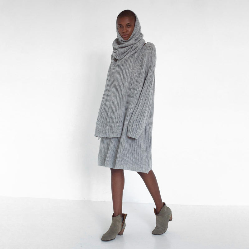 simple tube scarf made of cashmere by Natascha von Hirschhausen fashion design made in Berlin