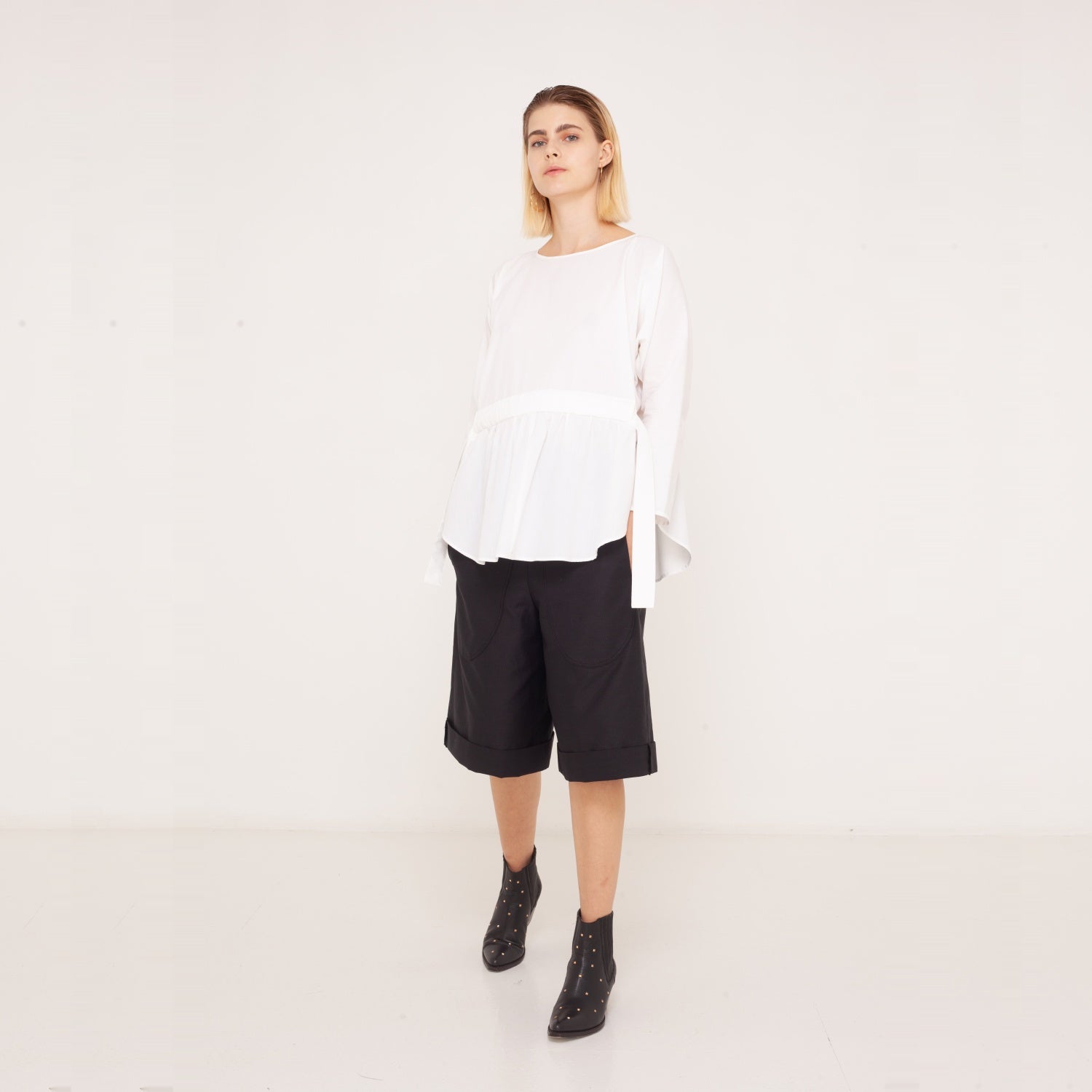 1 wide-legged Shorts made of organic cotton 2023-01-03-WasteLessFashion by Natascha von Hirschhausen WasteLessFuture.jpg
