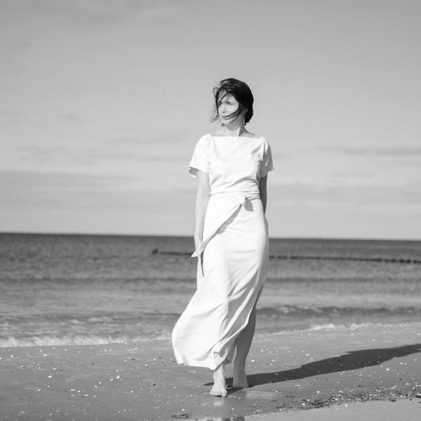 minimal design bridal dress made of organic cotton by Natascha von Hirschhausen fashion design made in Berlin