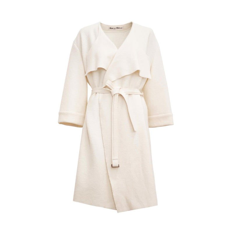 elegant oversized coat made of organic wool by Natascha von Hirschhausen fashion design made in Berlin