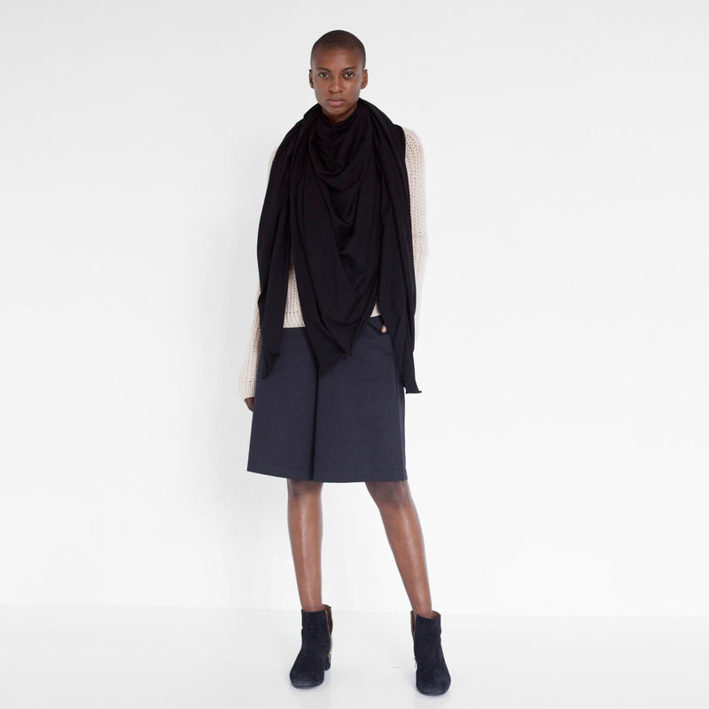 exclusive woollen pullover dyed with avocado seeds by Natascha von Hirschhausen fashion design made in Berlin