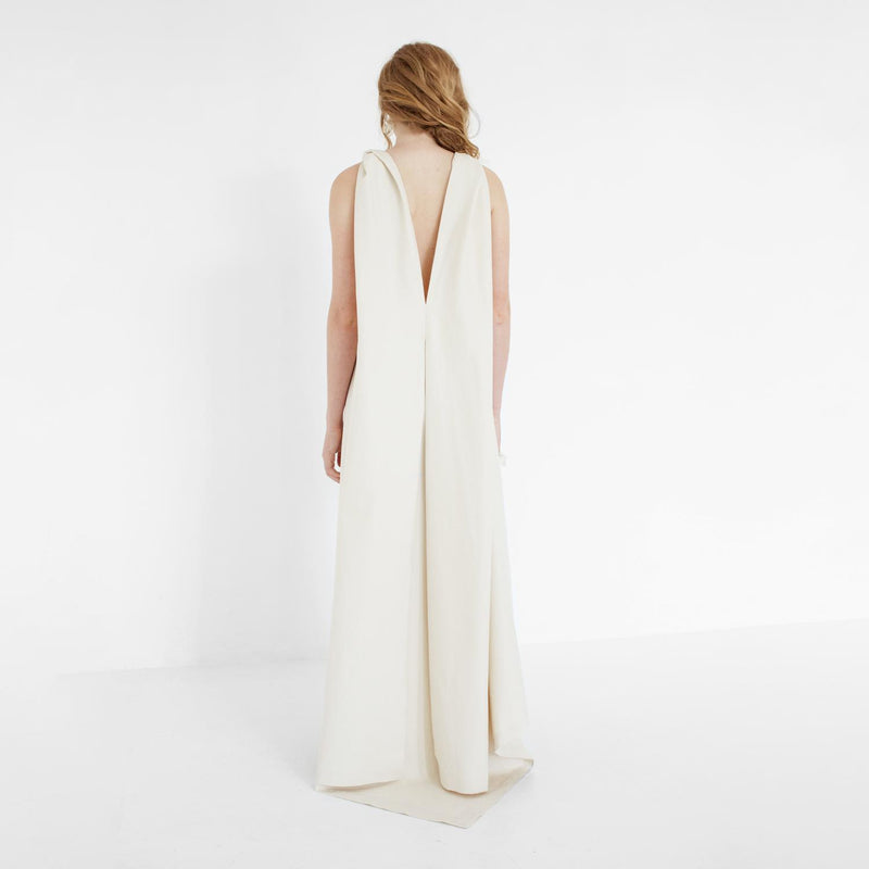 modern bridal dress with train by Natascha von Hirschhausen fashion design made in Berlin