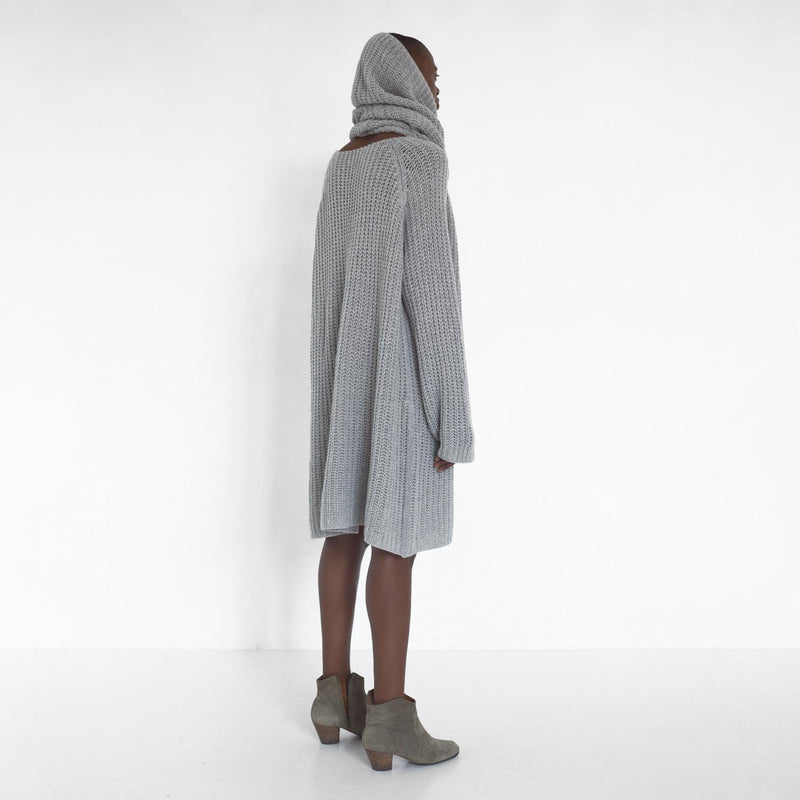 simple tube scarf made of cashmere by Natascha von Hirschhausen fashion design made in Berlin