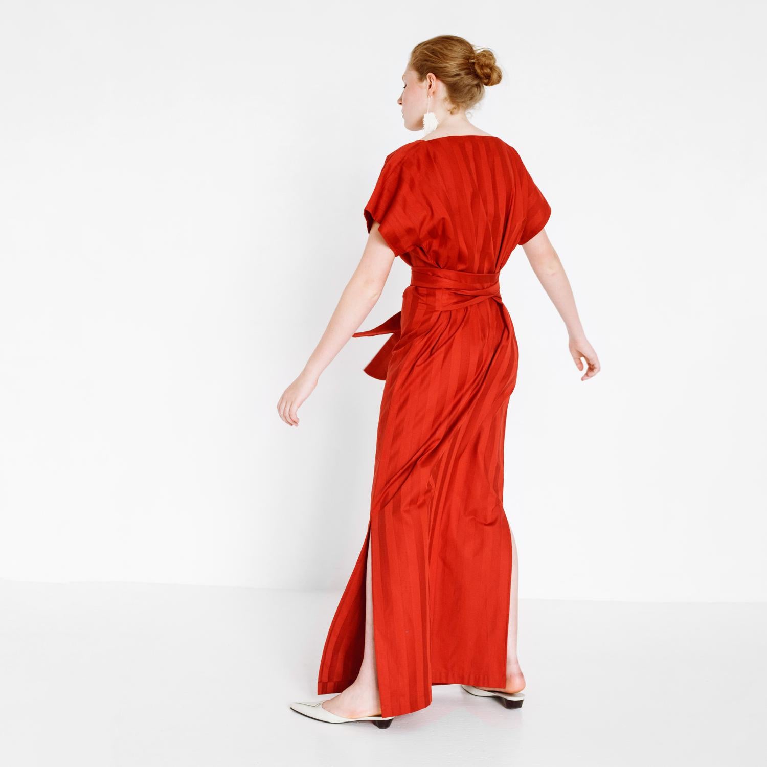 striped evening gown with stripes by Natascha von Hirschhausen fashion design made in Berlin