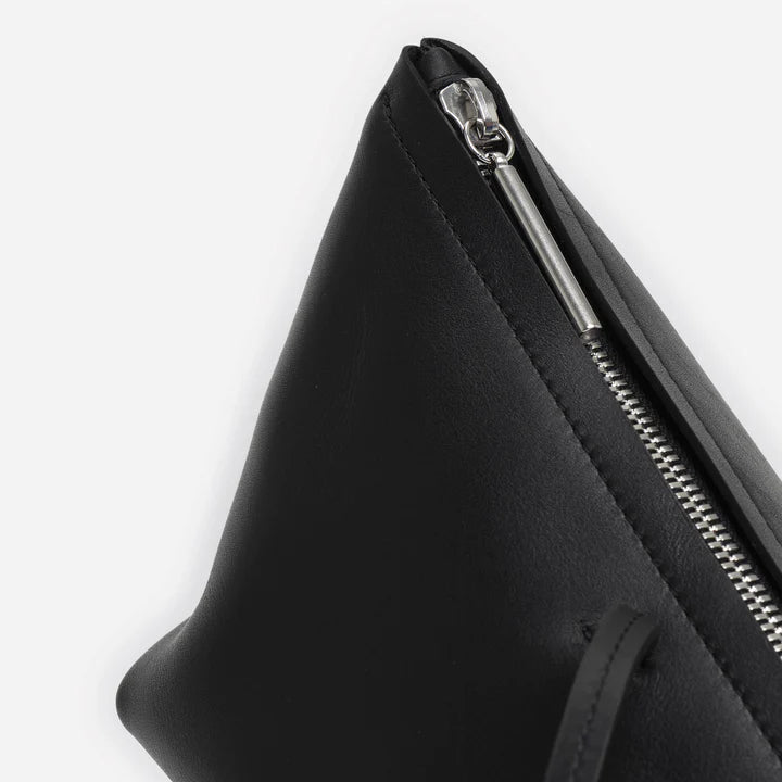 sustainable leather bag by PB0110